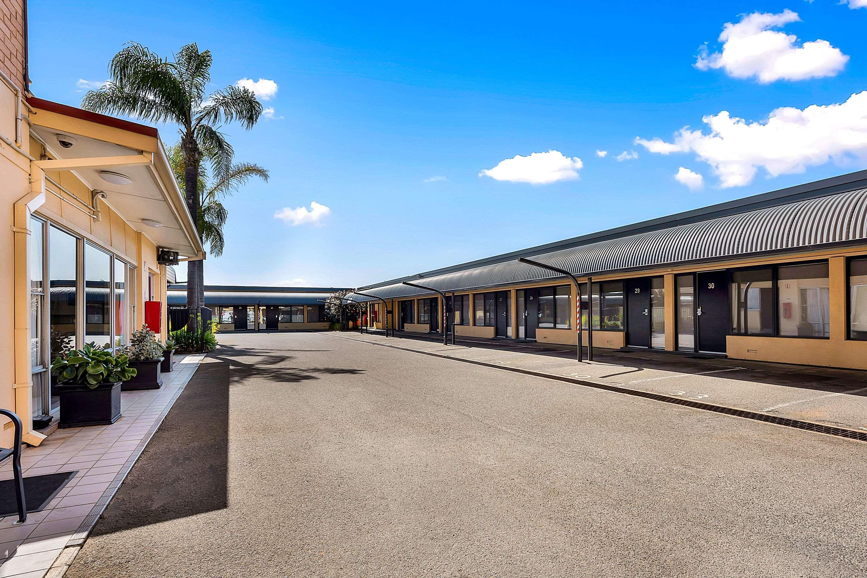 Comfort Inn & Suites Manhattan Adelaide Exterior photo